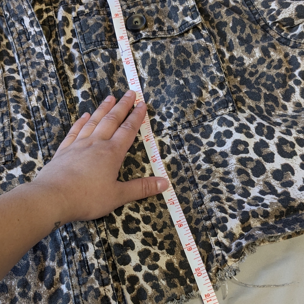 EUC Leopard print jacket/shacket (Medium) - Picture 6 of 9